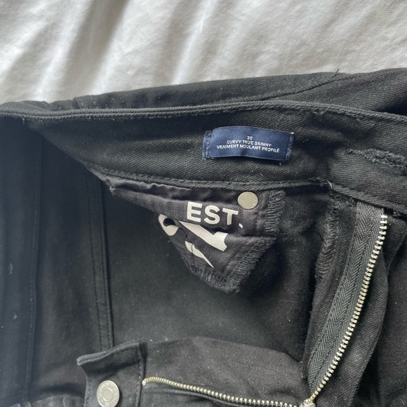 EUC Women’s Black Curvy Skinny jeans - Picture 2 of 2